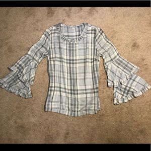 Double-bell sleeves top